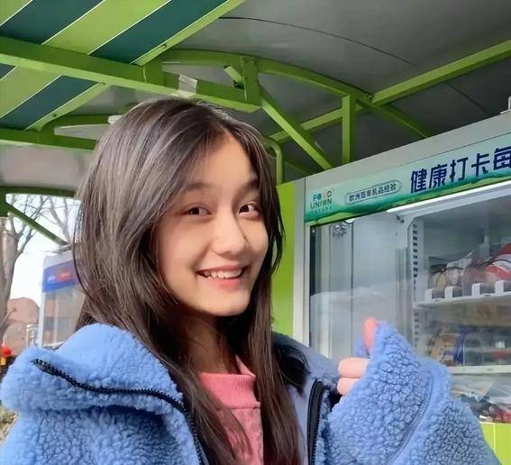 赵薇“女儿”美到被全网禁整容，16岁惊艳蜕变！
