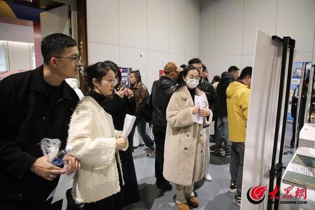 青岛市2025年高校毕业生春季大型招聘会在青岛西海岸新区举办